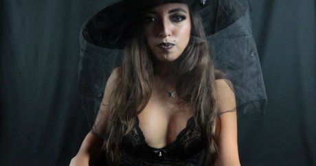 Frida Sante model nude photos