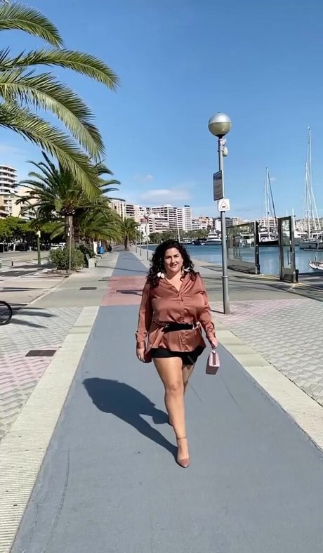 Caliope exclusive model image