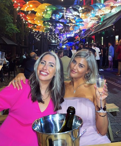 Claudia Valler art model picture