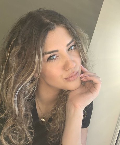 Claudia Valler star nude pic