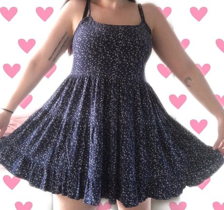 Tayla Cooper naked model image