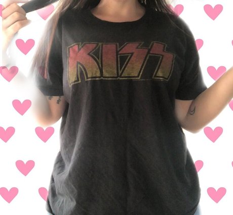 Tayla Cooper model image