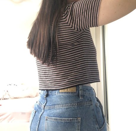 Tayla Cooper hd actress pics