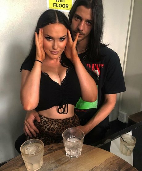 Tayla Cooper erotic actress pic