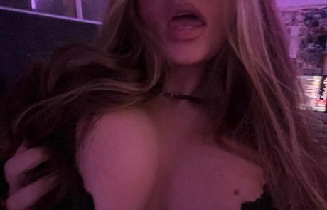 lesbian squirt onlyfans exclusive img