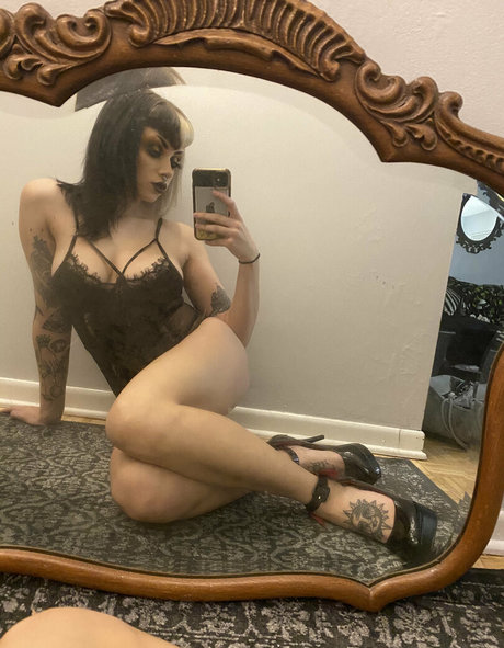 sinnpuppet model sexy images