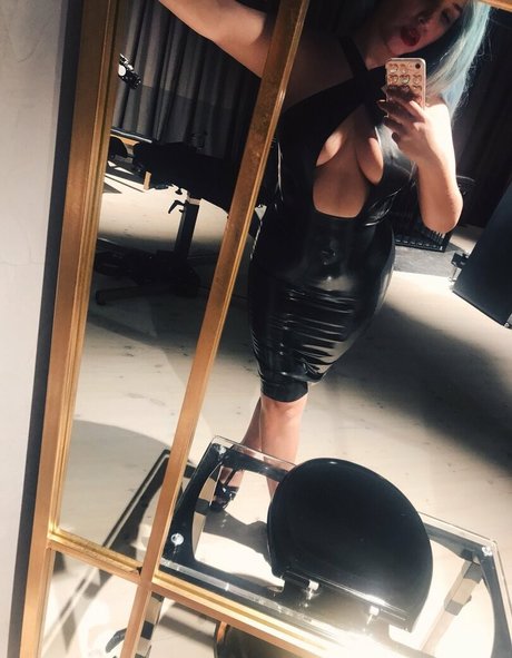 SophiaLarou erotic model archive