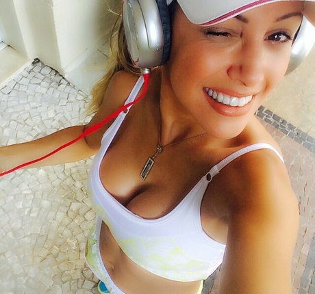 Roberta Carbonari Muzy exclusive actress photo