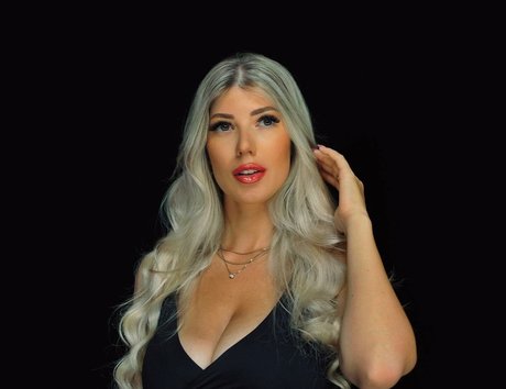 Elena Sottana free model pictures