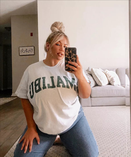 big tits nerd onlyfans hd pics