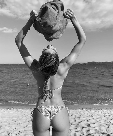 Iris Mittenaere pornstar hot gallery