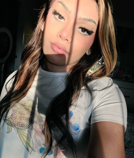 Mina Sin sexy actress galleries