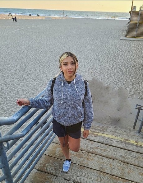 Mina Sin pretty model images