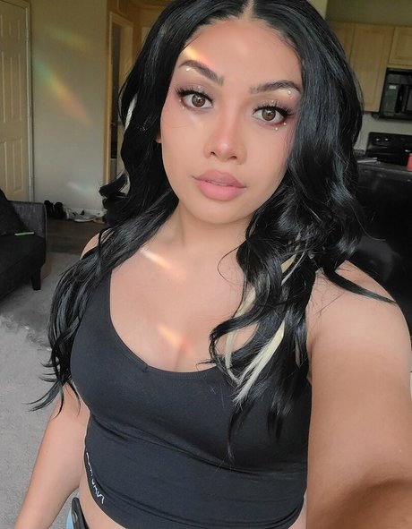 Mina Sin Profile photo