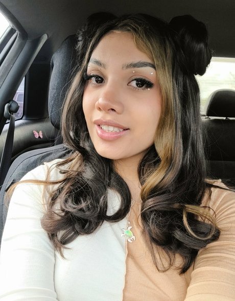 Mina Sin nice star pic