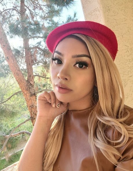 Mina Sin star perfect gallery