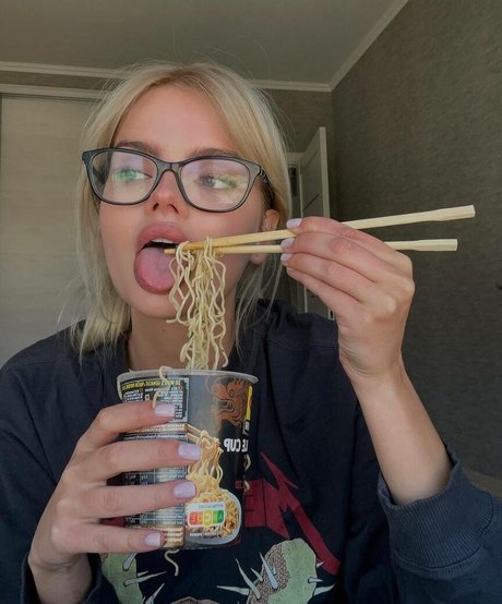 Mazarezz naked star images