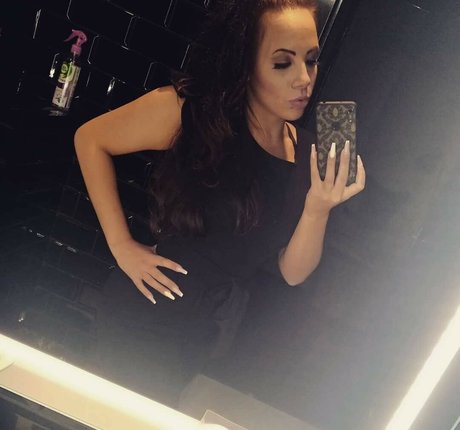 vivi2416 model pictures