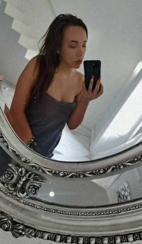 vivi2416 xxx model pics