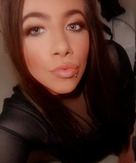 vivi2416 model porn pictures