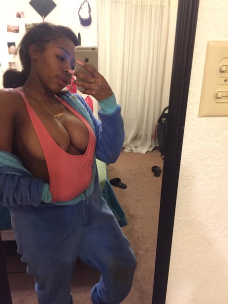 OG Leah Swanky_ nude model image