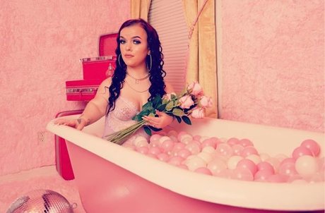 Leftcheek star top picture