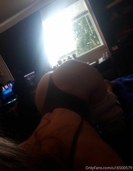 Alildore model nude images