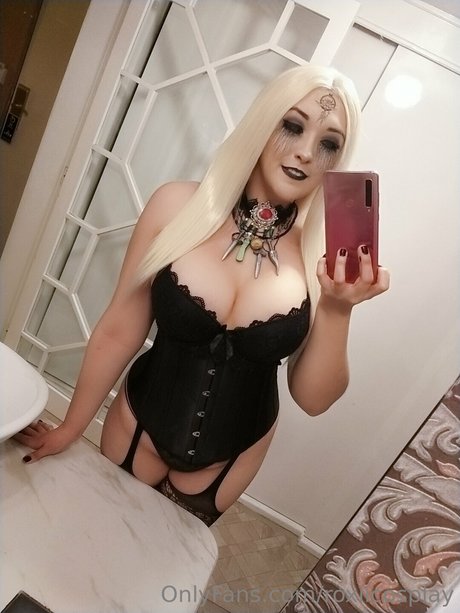 Roxii Cosplay model art galleries