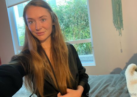 curvy asian onlyfans erotic image