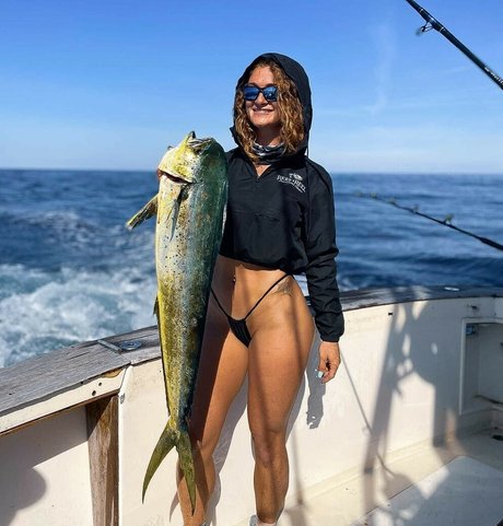 Cassie Zero star top img