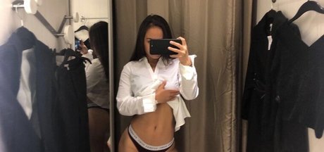 cxurtnee top actress picture