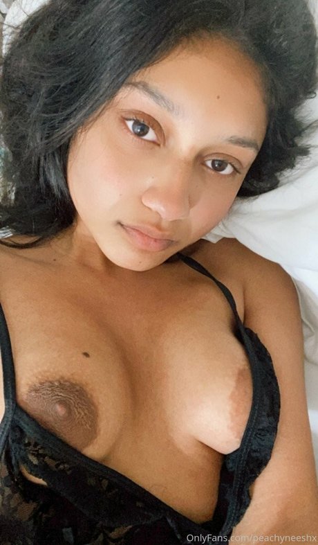 small tits onlyfans sexy pic