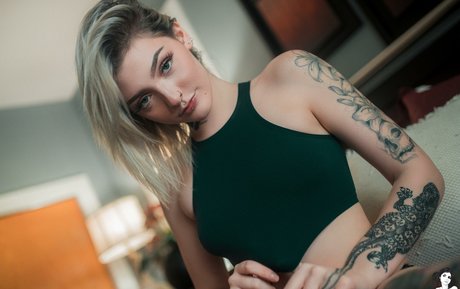 Fern Suicide sex model images