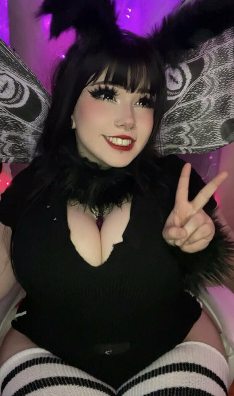 KatTheKunt erotic actress galleries