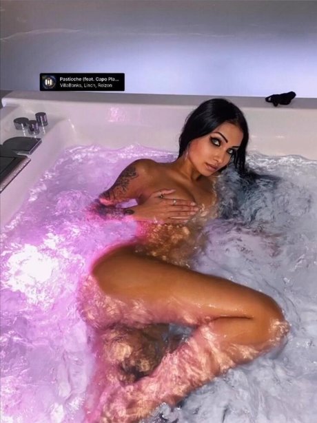 Ciroi Kelly erotic actress pic