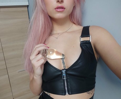 Mad Tiny Kitty star porn pics