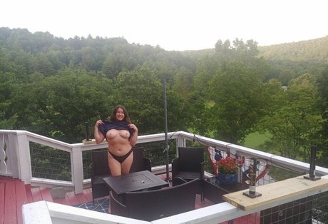 WNC Fun Girl star art galleries