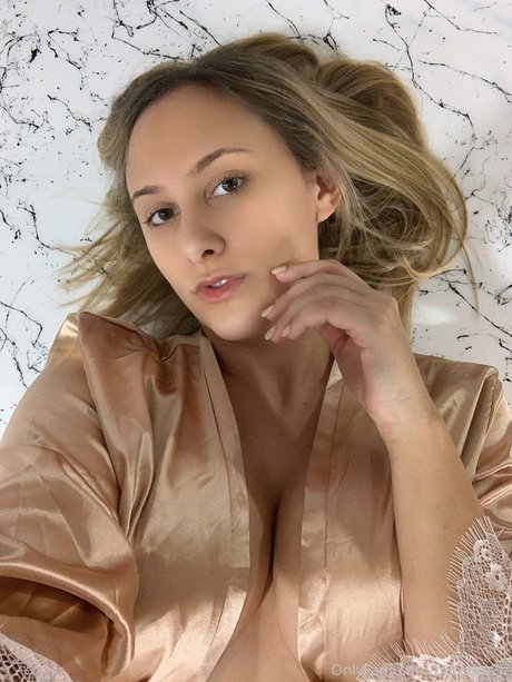 Brianna Booska star beautiful galleries