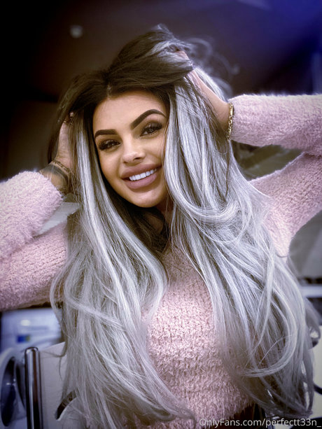 Perfectt33n erotic star pic