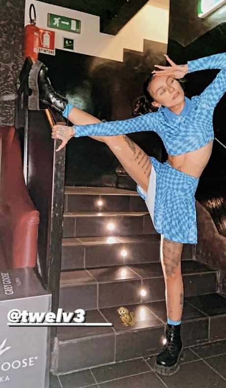 Twelv3 erotic model pics