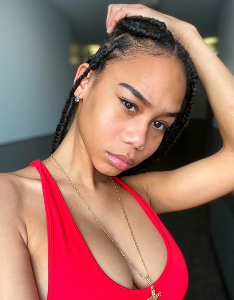 Crackn Freckles naked actress archive