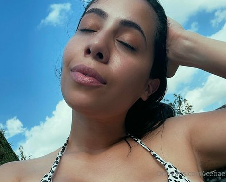 IceBae pornstar hd pic