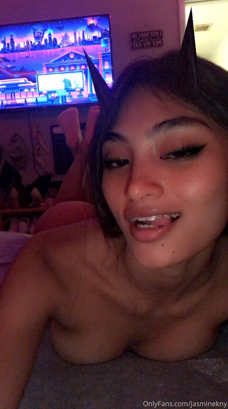Jasminekny pornstar nude image