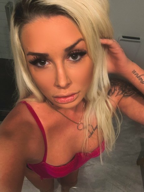 uncut onlyfans pornographic images