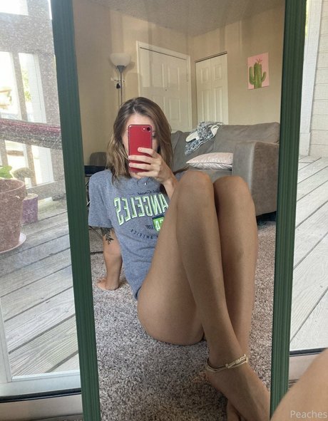 cremedelapeachh model sexy img