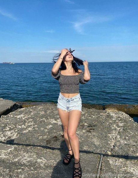 Valentina Guide model high quality picture