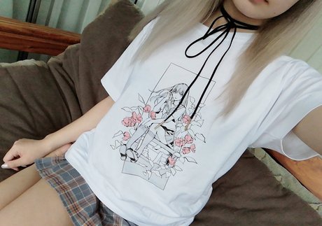 yueko model top photo