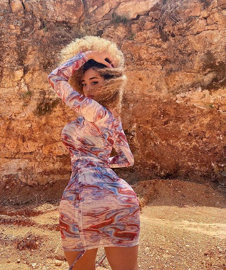 Dana Curly nice actress gallery