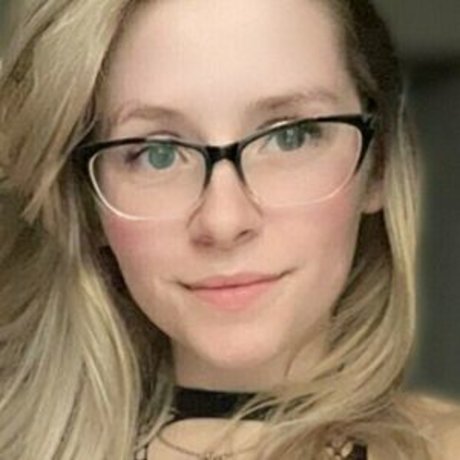 Touchebouche Liz model porn photo