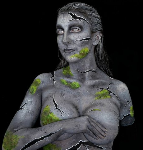 rednamrahC xxx star gallery